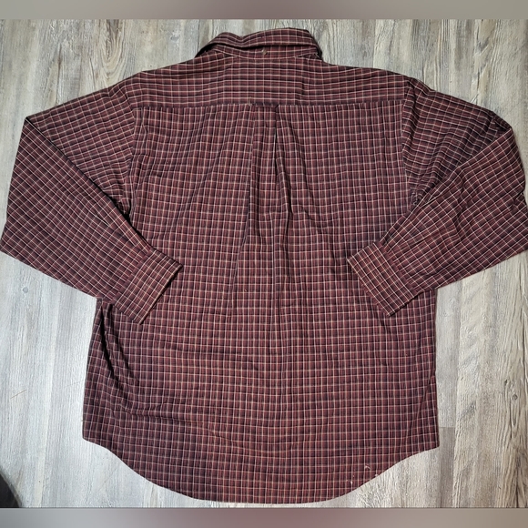Roundtree & York Button Up - Picture 5 of 6